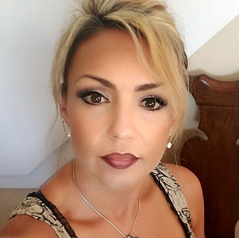 Meet your Posher, Angela